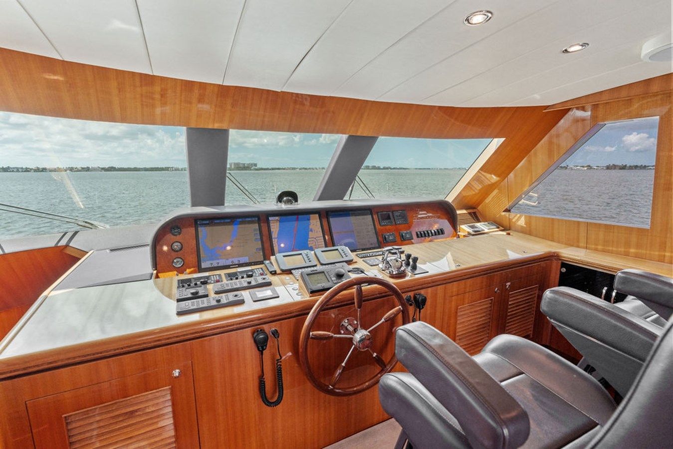 Buy a yacht BABE 82