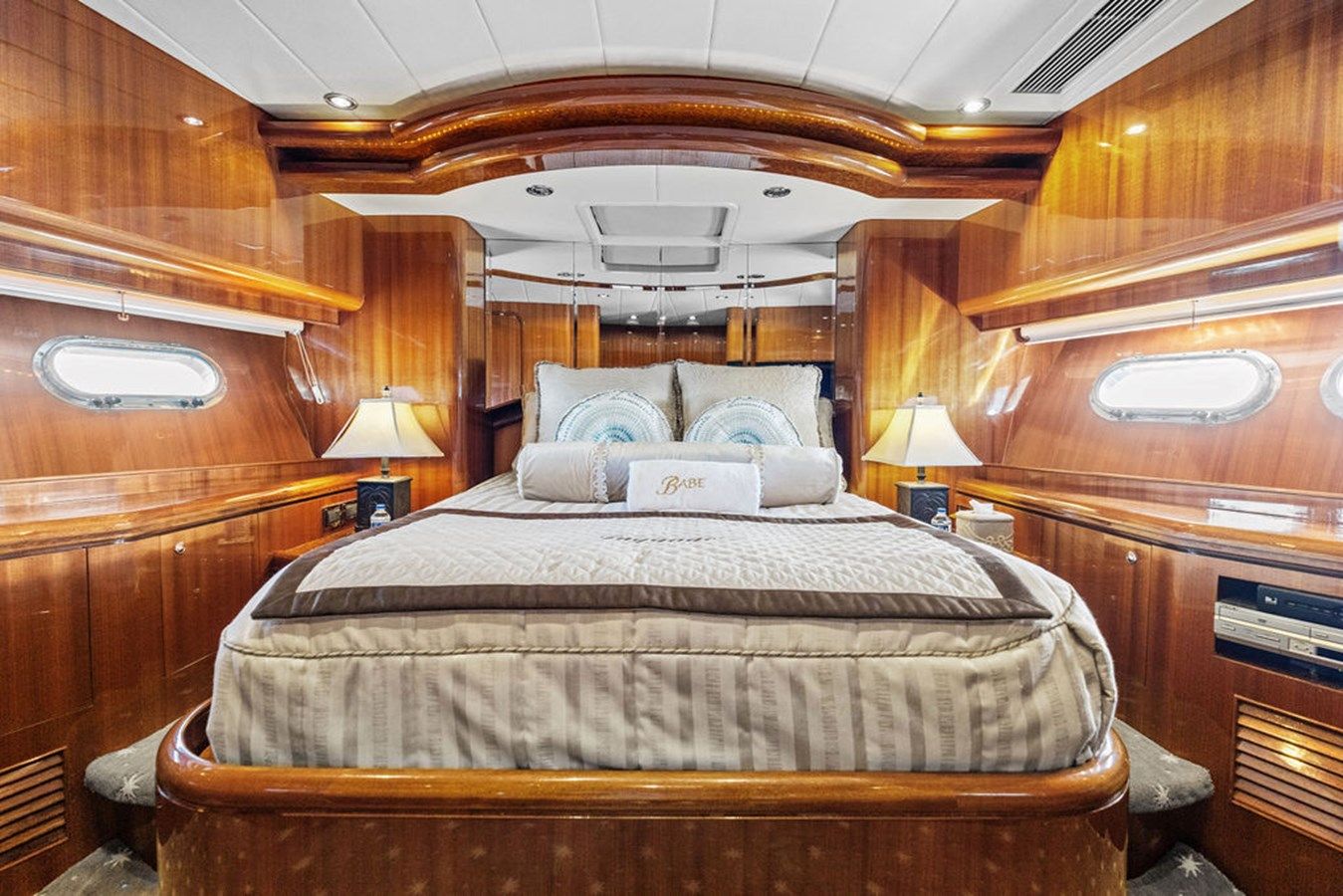 the best price on BABE 82 Skylounge