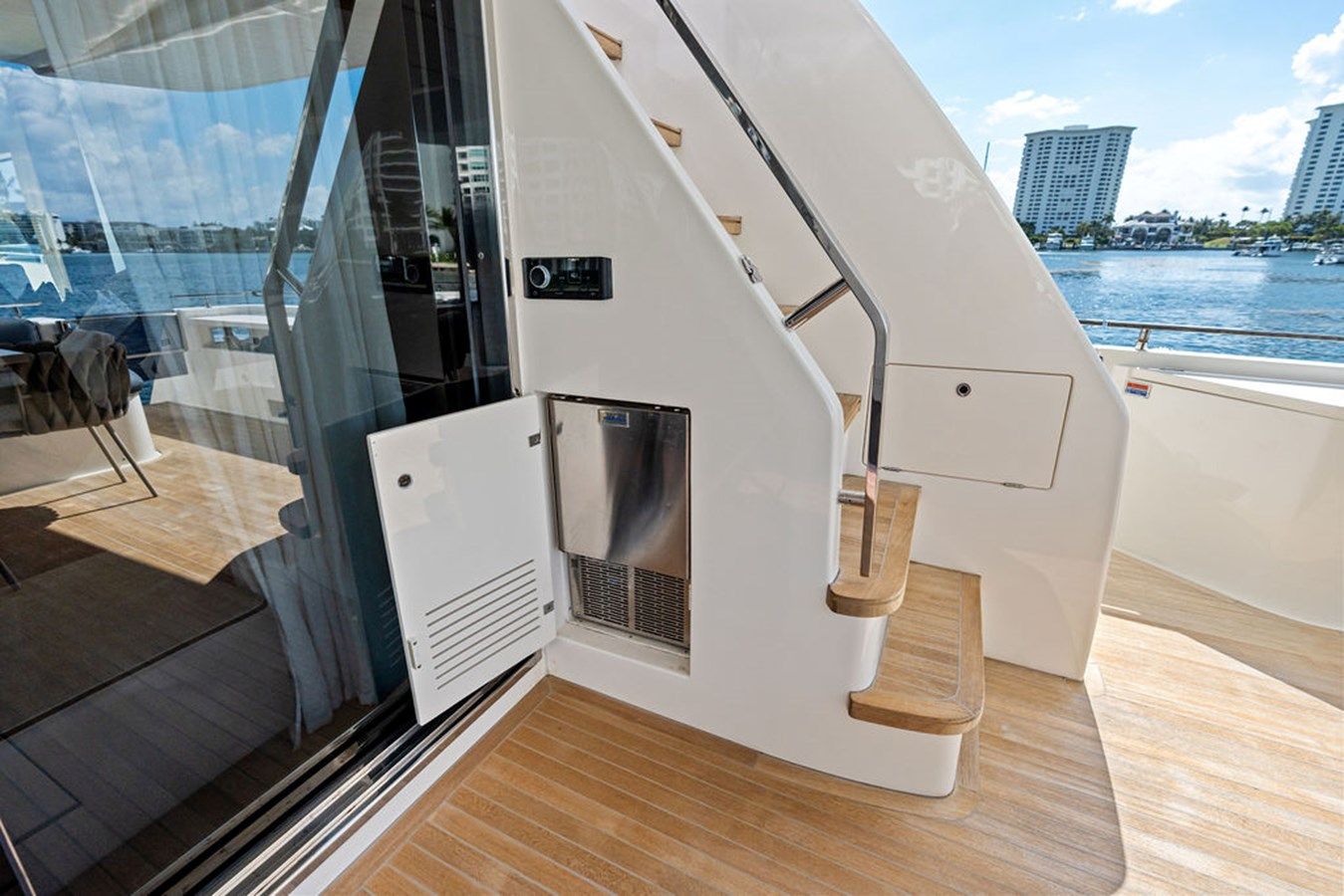 best yacht sales deals ALTER EGO 850 Motoryacht