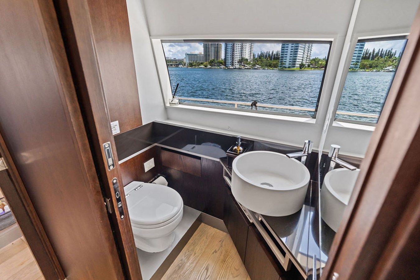 Buy a yacht ALTER EGO 850 Motoryacht