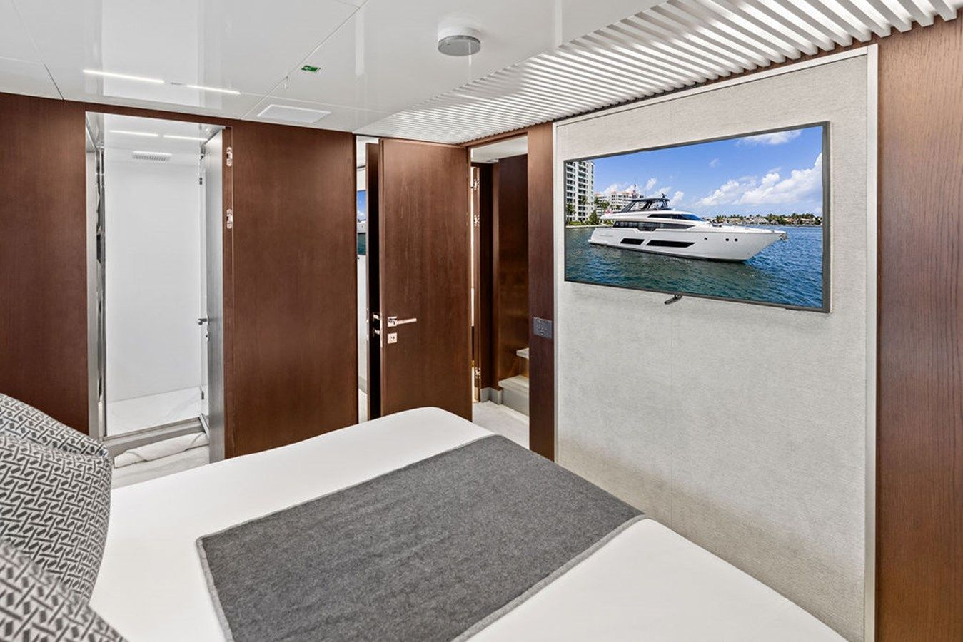 the best price on ALTER EGO 850 Motoryacht