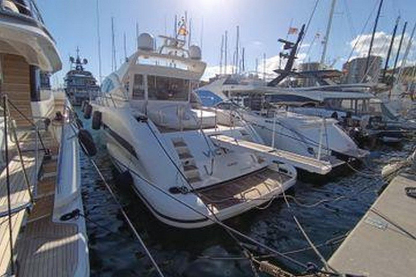 the best price on Mangusta 72