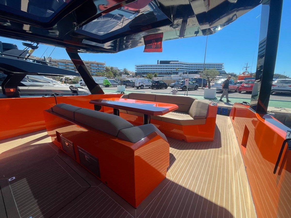 Vanquish VQ52 - VANQUISH YACHTS price