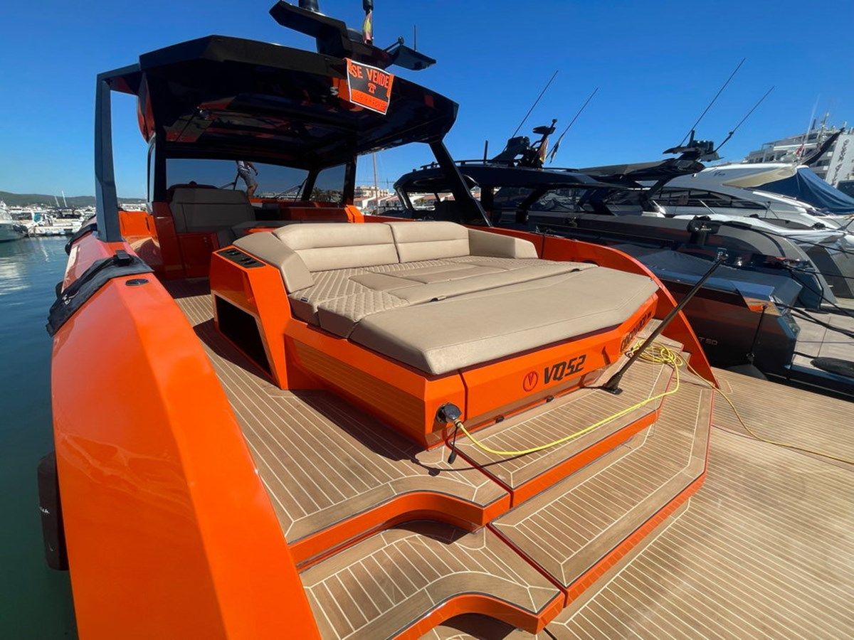 best yacht sales deals Vanquish VQ52