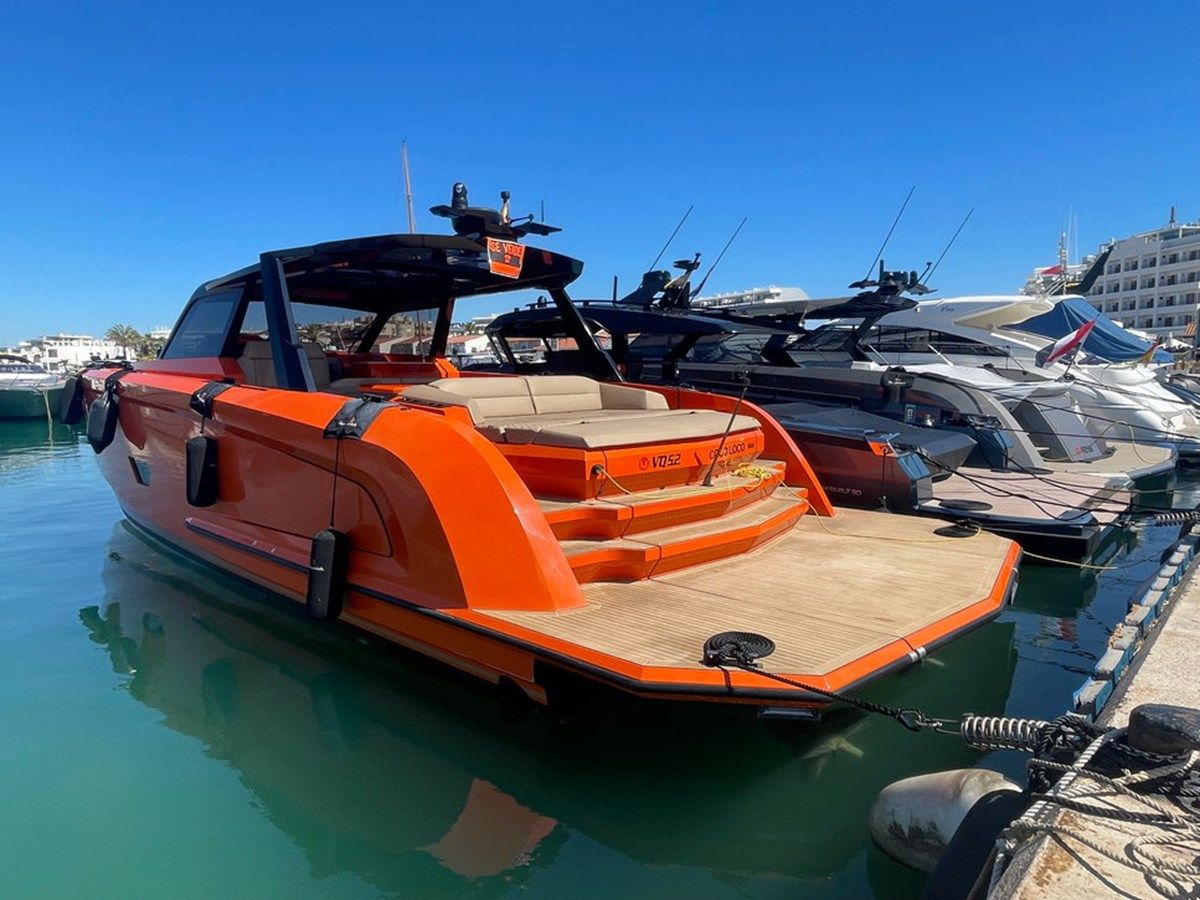 Buy a yacht Vanquish VQ52 2022