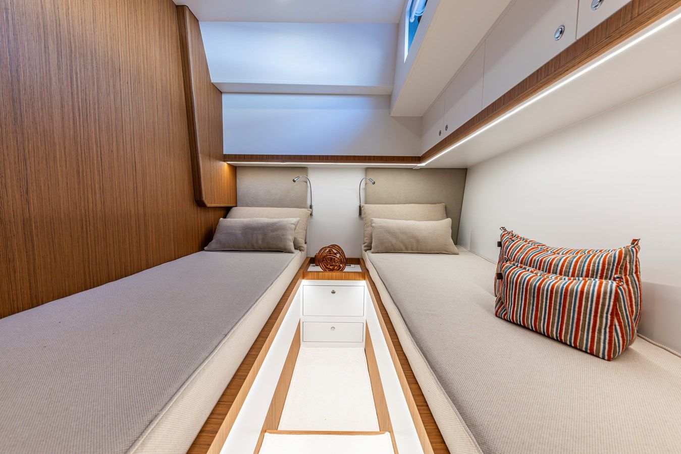 Buy a AD ASTRA 60 at Shestakov Yacht Sales