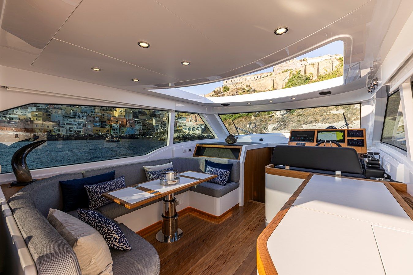 Buy a AD ASTRA 60 58 at Shestakov Yacht Sales