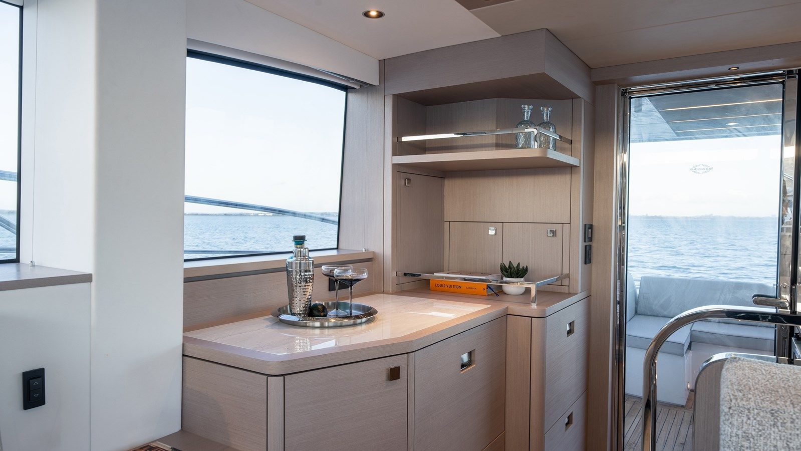 Sunseeker Manhattan 56 - Sunseeker yacht sale