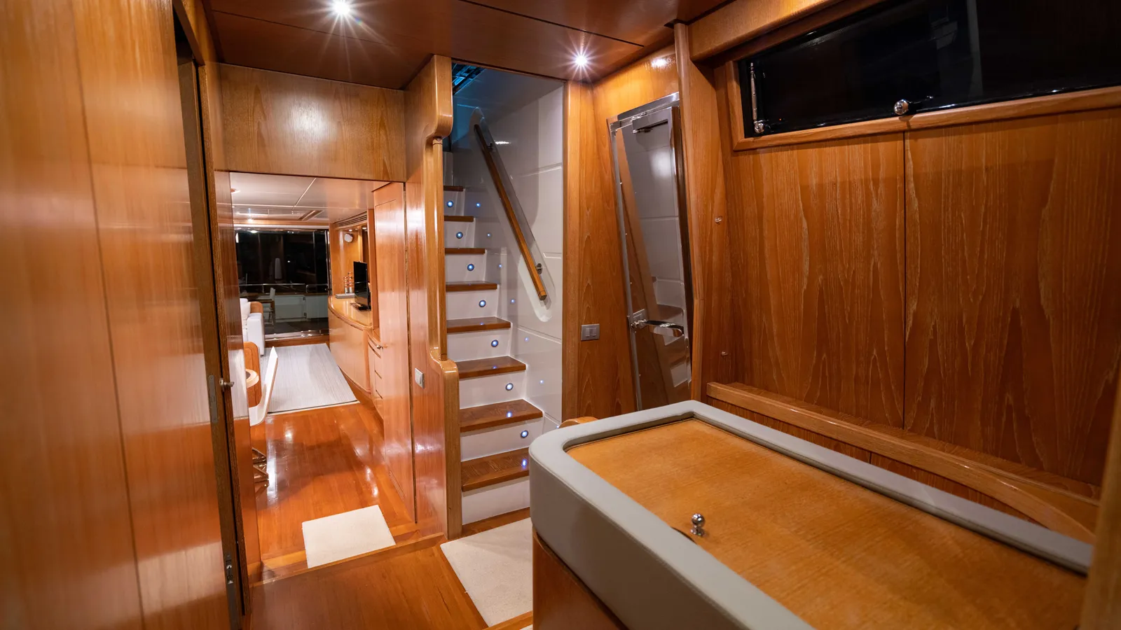 best yacht sales deals LOSAND 2005