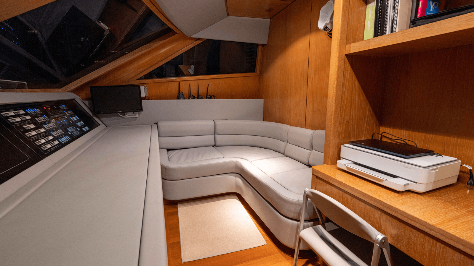 the best price on LOSAND - Sanlorenzo