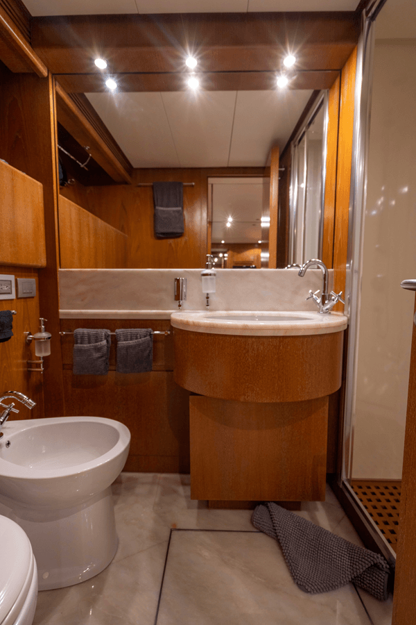 Buy a yacht LOSAND 82