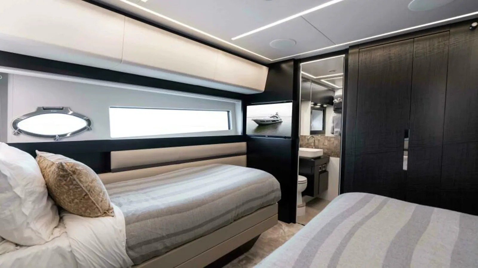 STALLION - PERSHING yacht sale