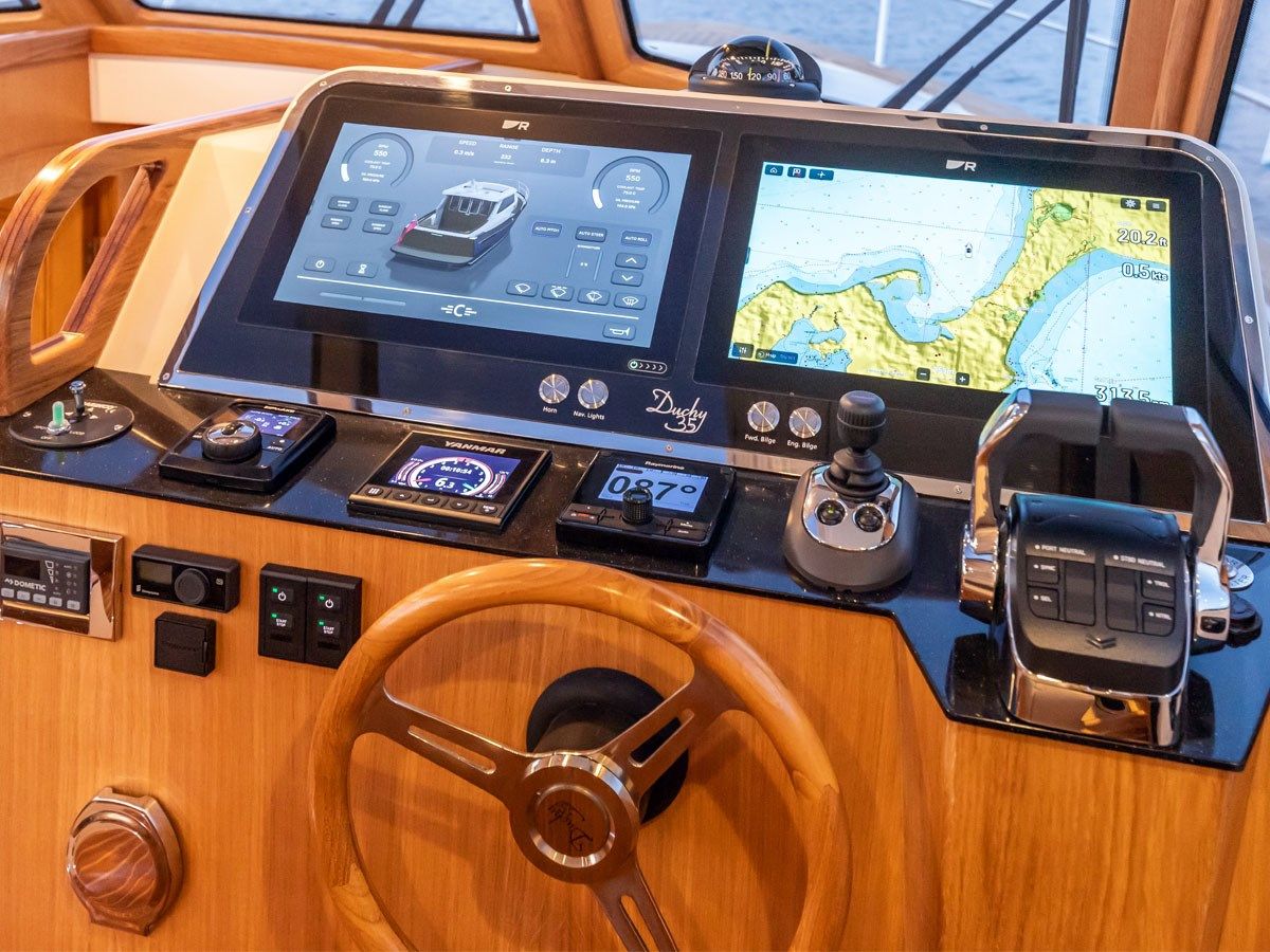 Купить яхту Duchy Duchy 35 в Shestakov Yacht Sales