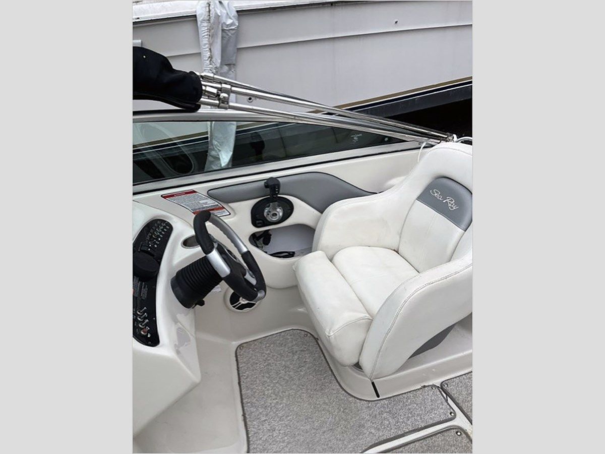 24' Sea Ray 2008 240 SD