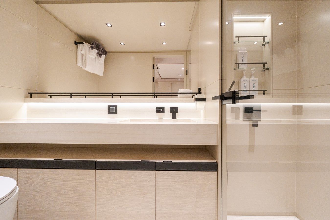 the best price on CASA BRI MARE 77