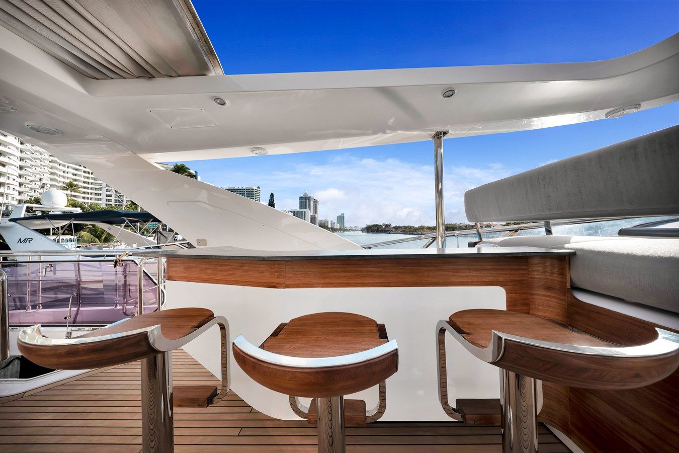 the best price on Azimut Grande 27 Grande 27M