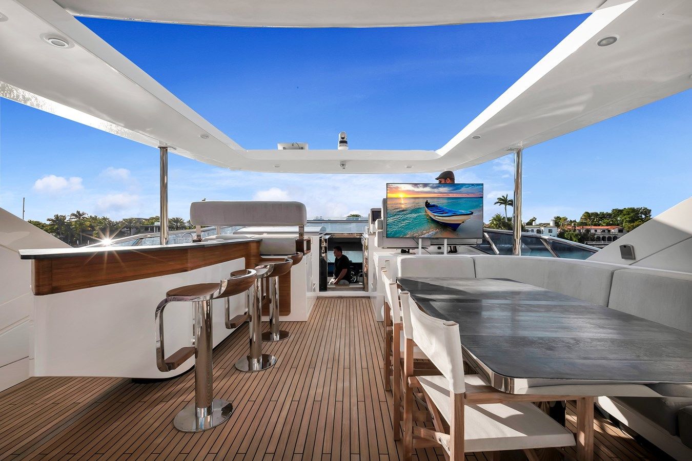 Buy a Azimut Grande 27 - Azimut Yachts at Shestakov Yacht Sales