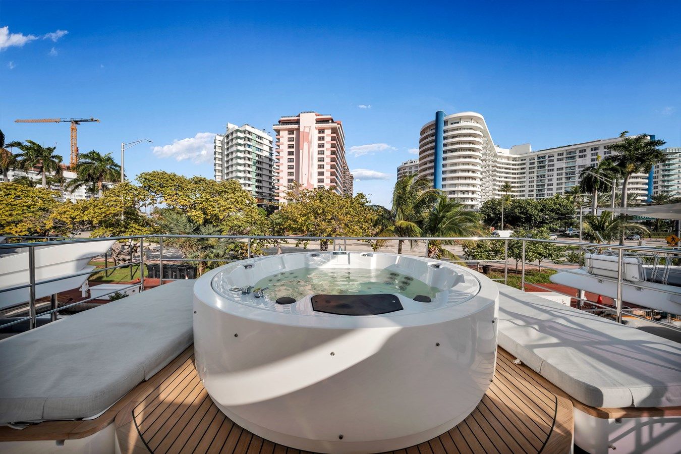 Azimut Grande 27 yacht sale