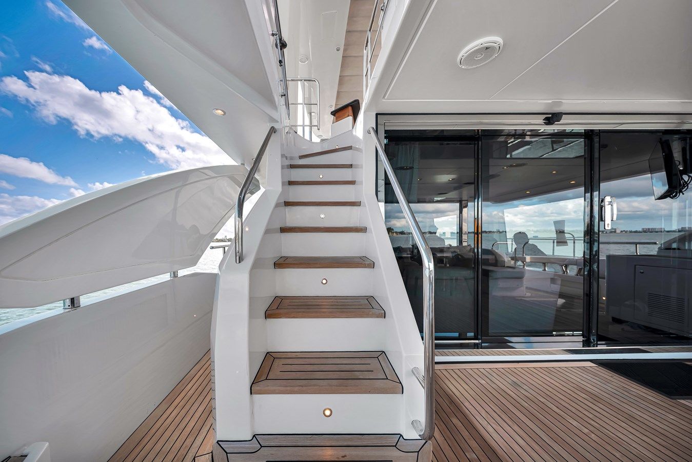 best yacht sales deals Azimut Grande 27 Grande 27M