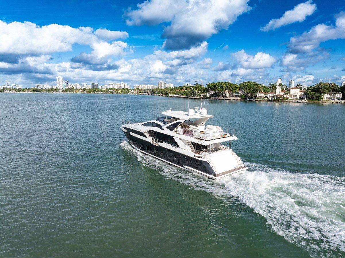 the best price on Azimut Grande 27 88