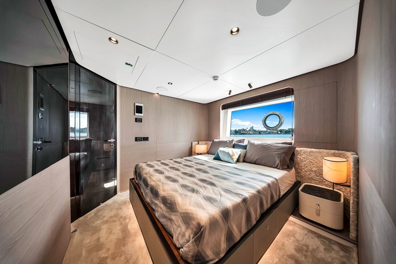 best yacht sales deals Azimut Grande 27 88
