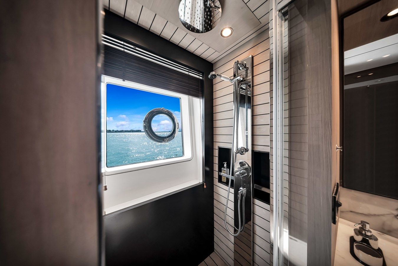 Buy a yacht Azimut Grande 27 - Azimut Yachts