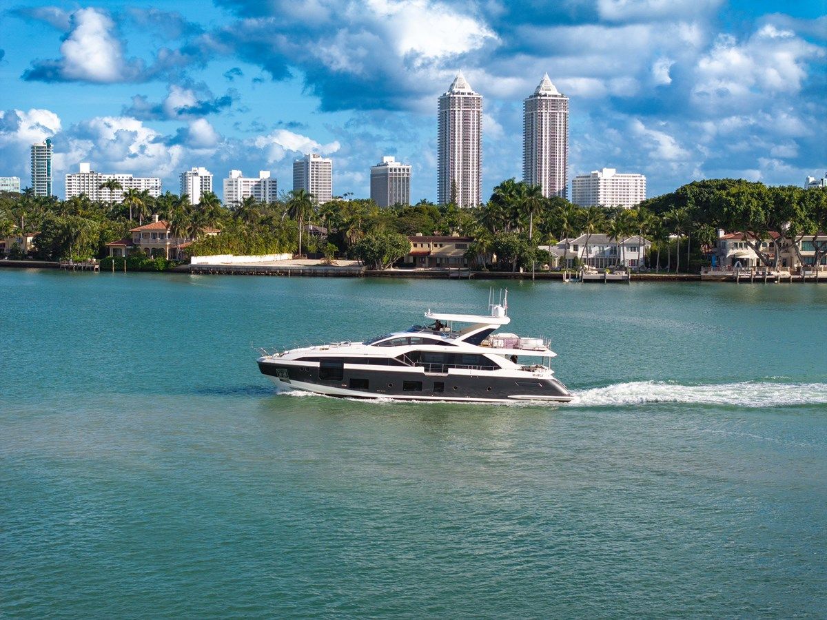 Buy a Azimut Grande 27 - Azimut Yachts at Shestakov Yacht Sales