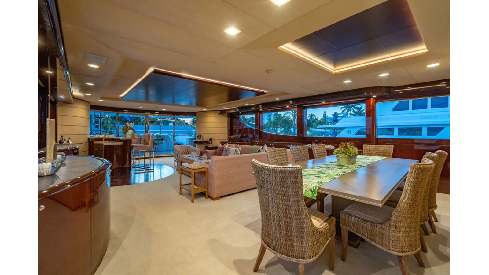 Buy a yacht TRUE NORTH Trideck