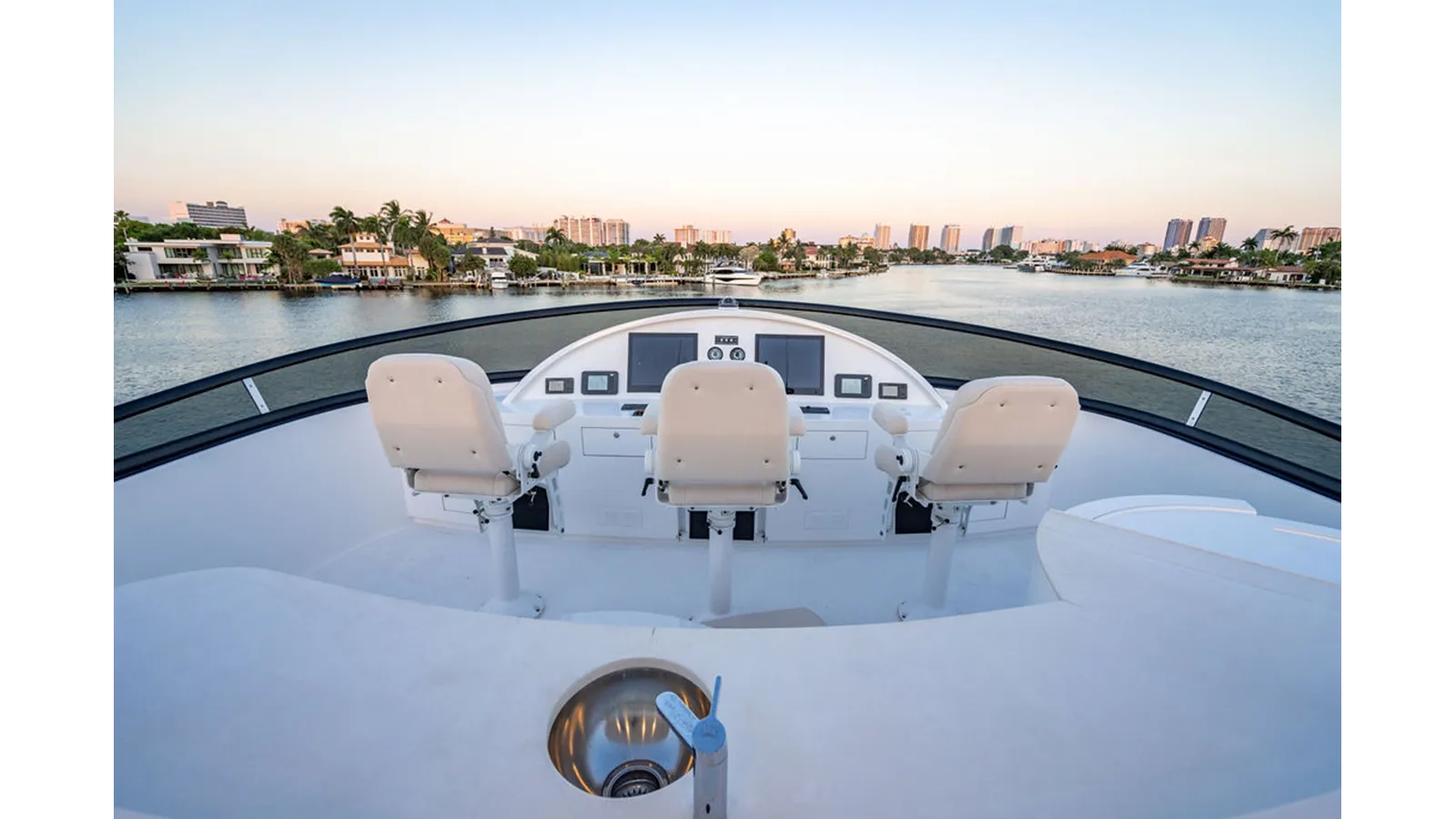 TRUE NORTH 136 yacht sale