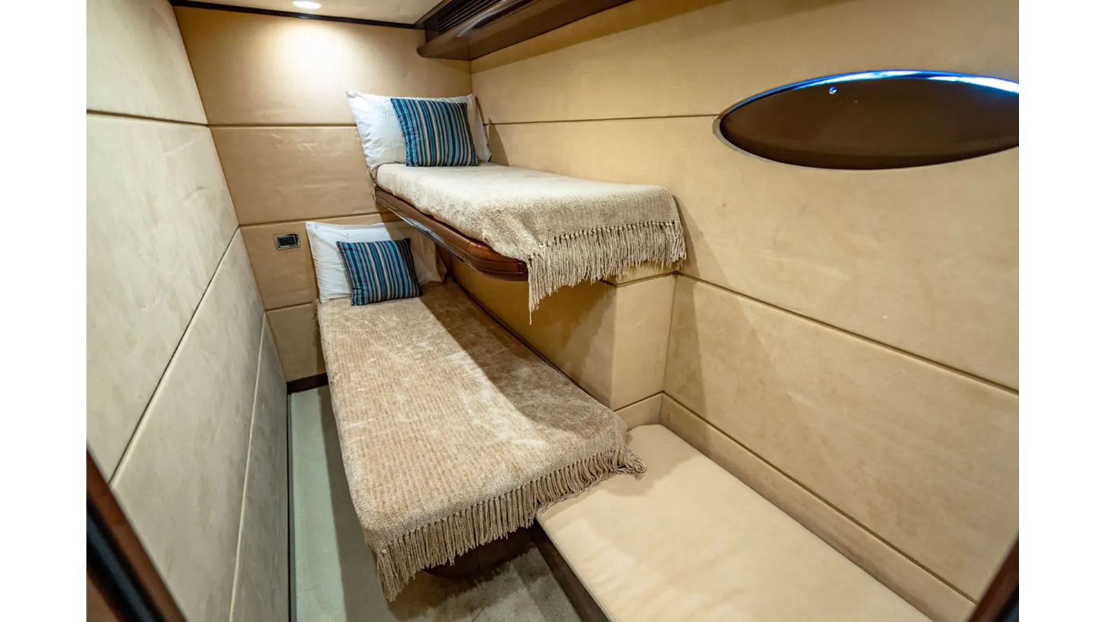 TRUE NORTH 2011 yacht sale