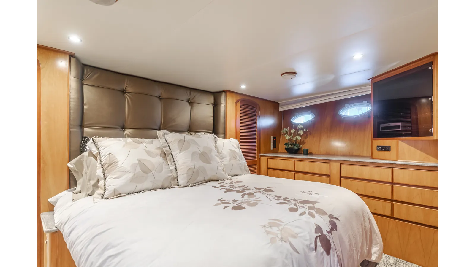 best yacht sales deals Tribeless 2002