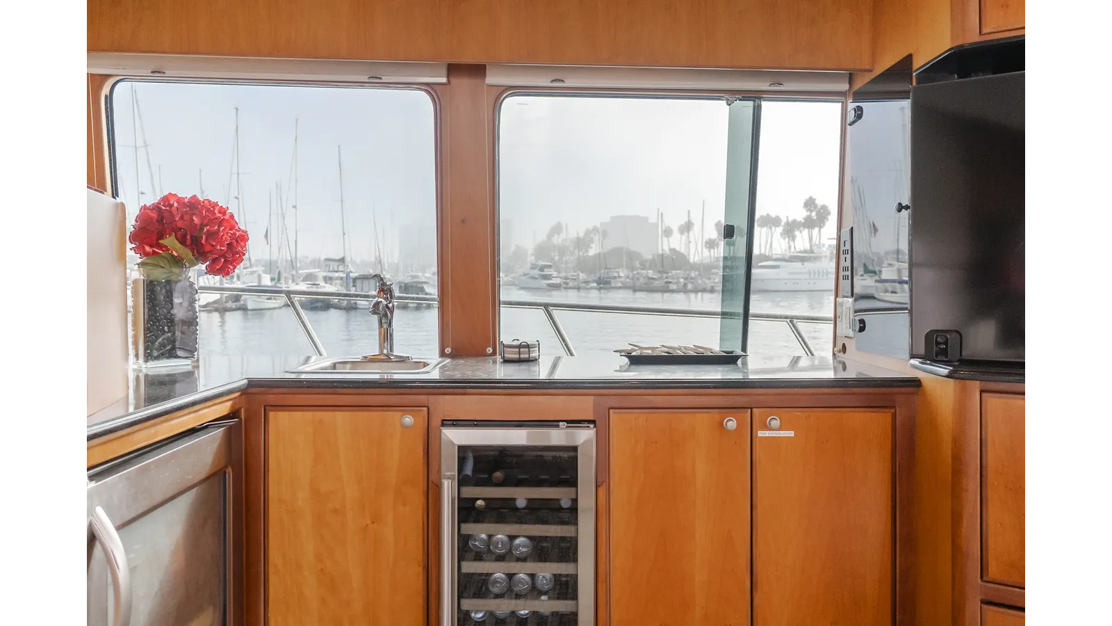 Tribeless 2002 yacht sale