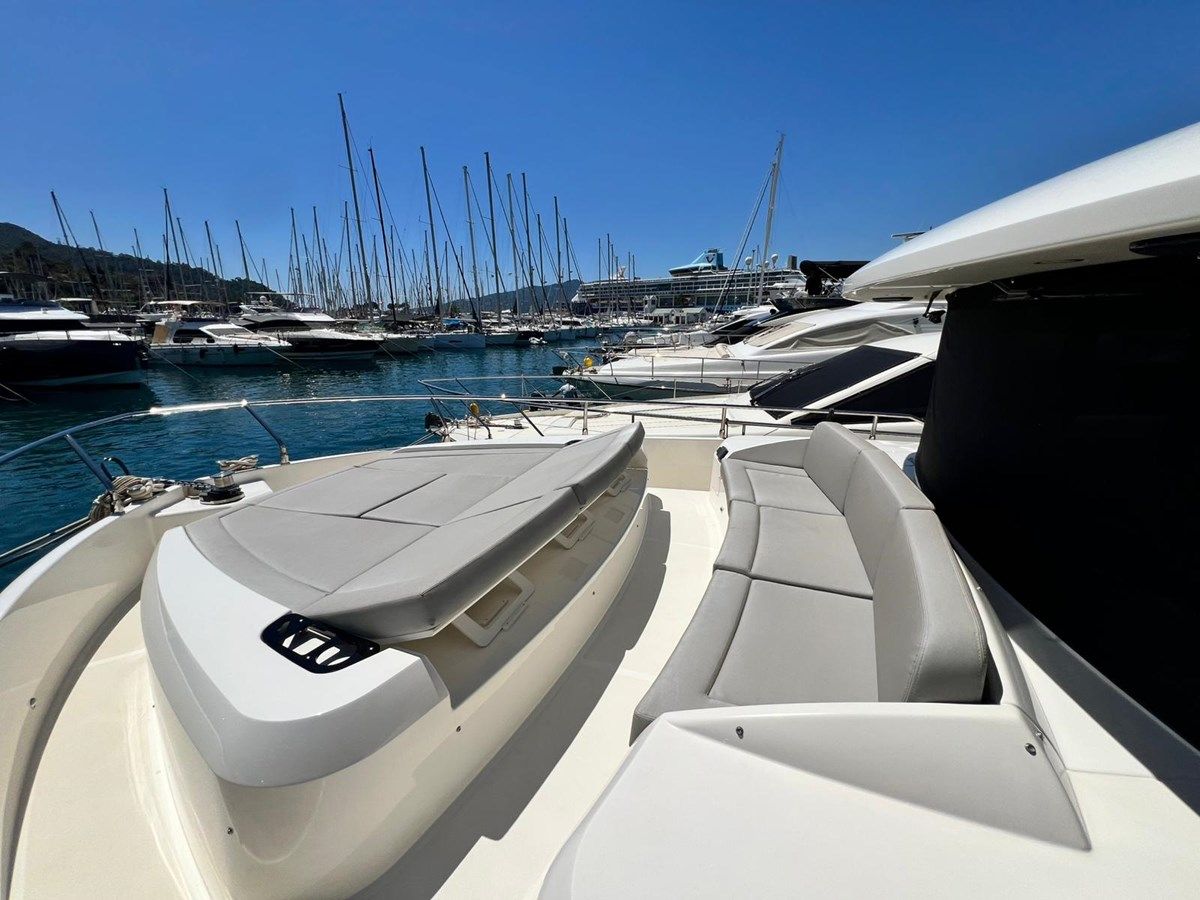 Buy a yacht Absolute Navetta 52 2024