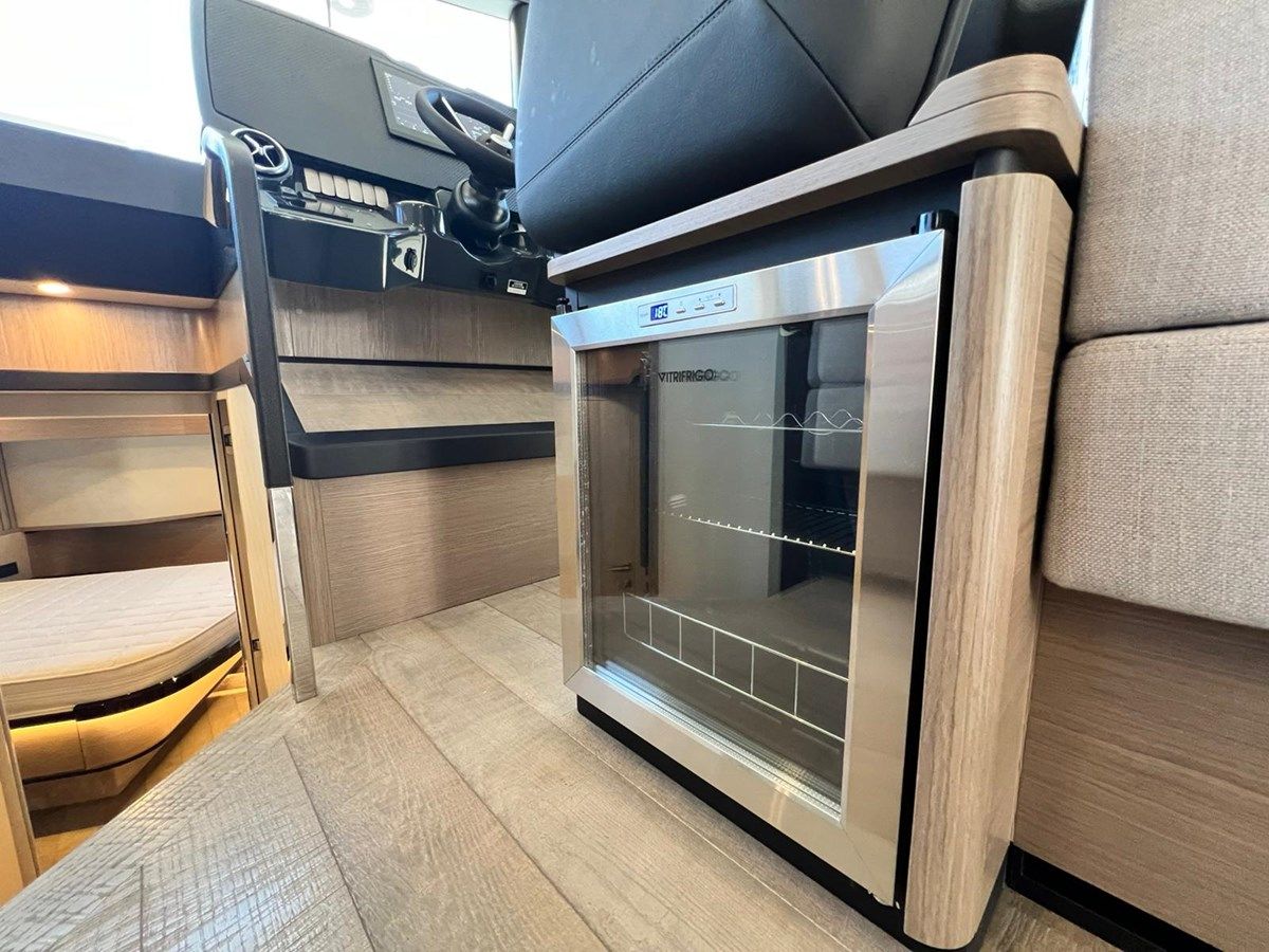 Absolute Navetta 52 2024