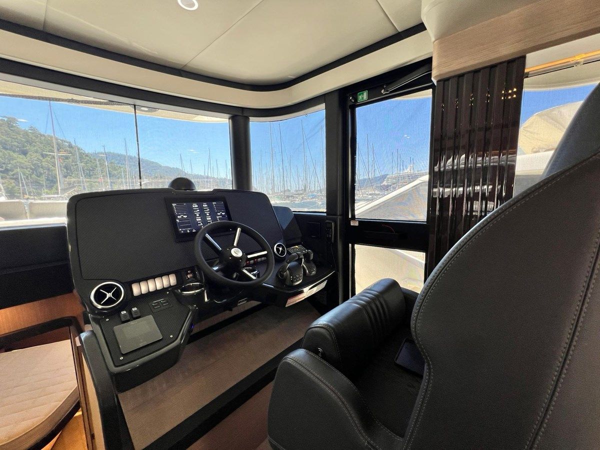 best yacht sales deals Absolute Navetta 52 Navetta 52