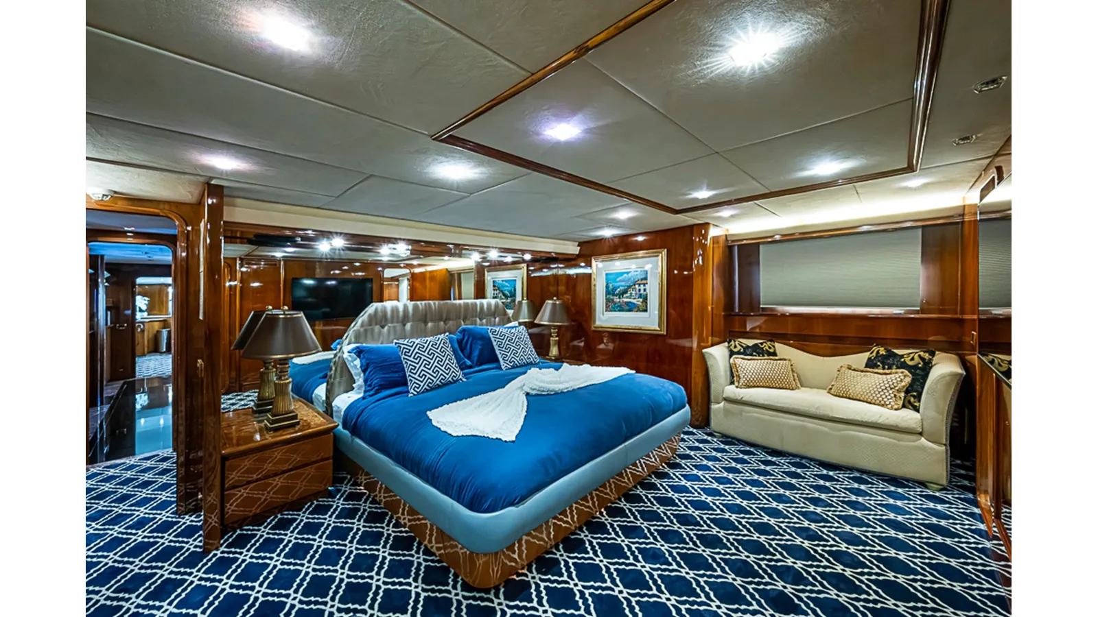 best yacht sales deals SHALIMAR 118
