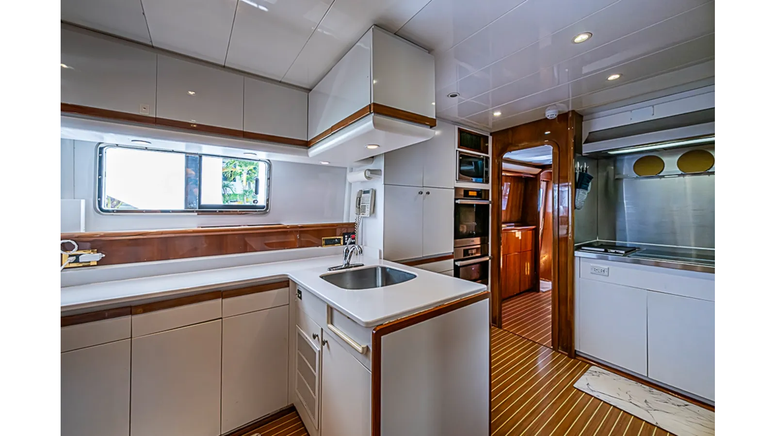 the best price on SHALIMAR Trideck