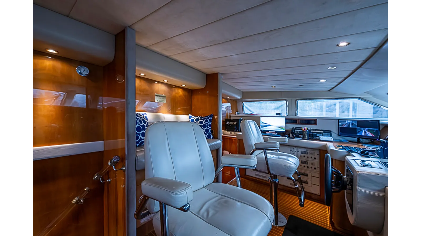best yacht sales deals SHALIMAR Trideck