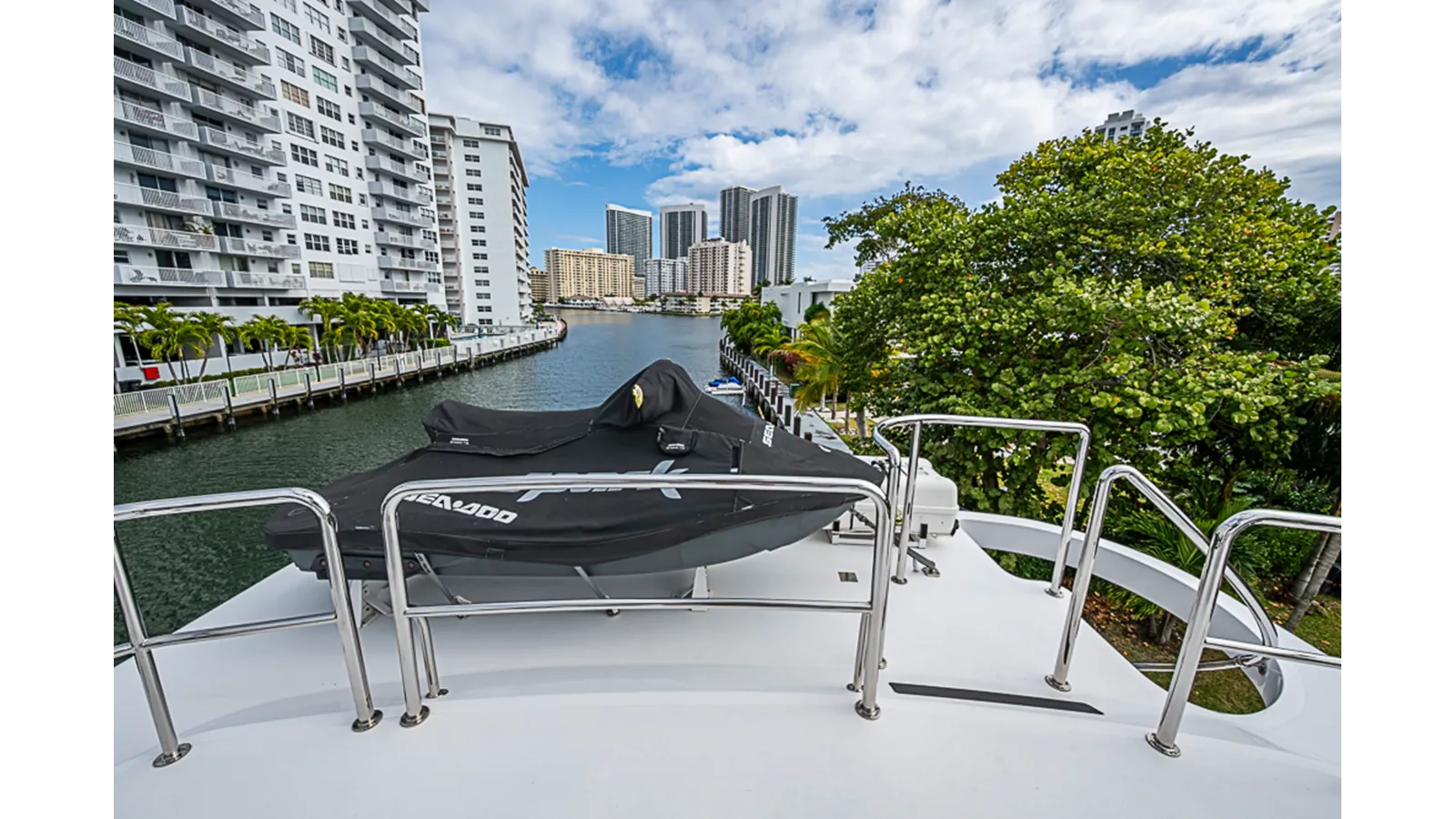 Buy a SHALIMAR 118 at Shestakov Yacht Sales