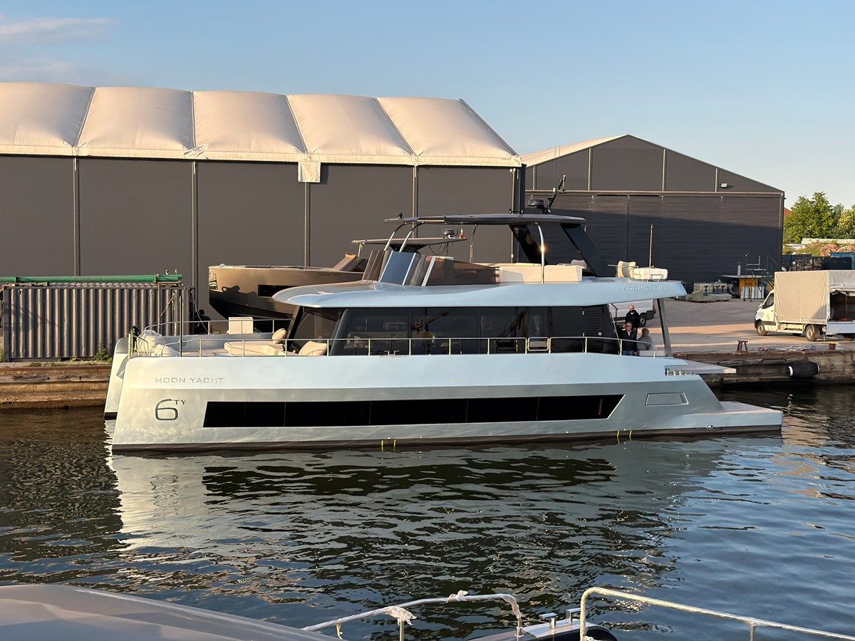 Buy a NEW 2026 MOON 60 POWER 63 at Shestakov Yacht Sales
