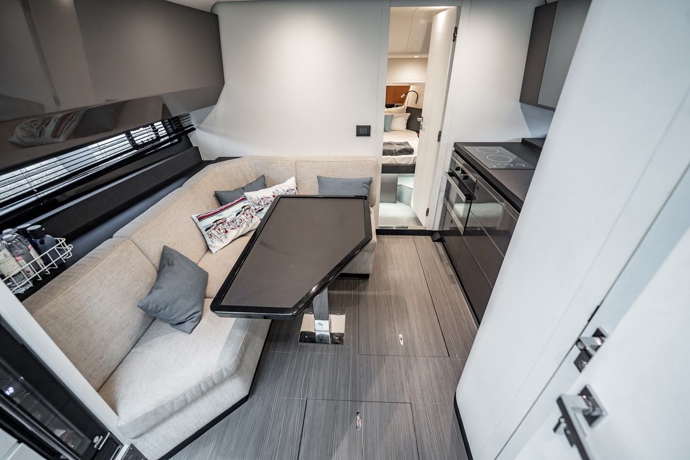 Стоимость яхты QUATTRO CAVALLI - Azimut Yachts