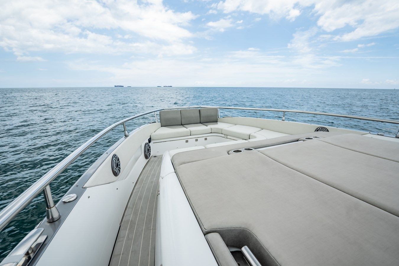 Лучшая цена на QUATTRO CAVALLI - Azimut Yachts