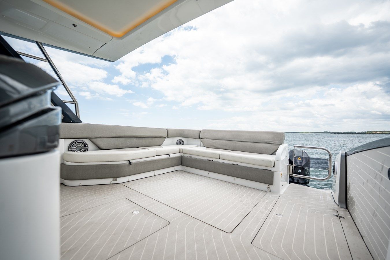 Продажа яхты QUATTRO CAVALLI - Azimut Yachts