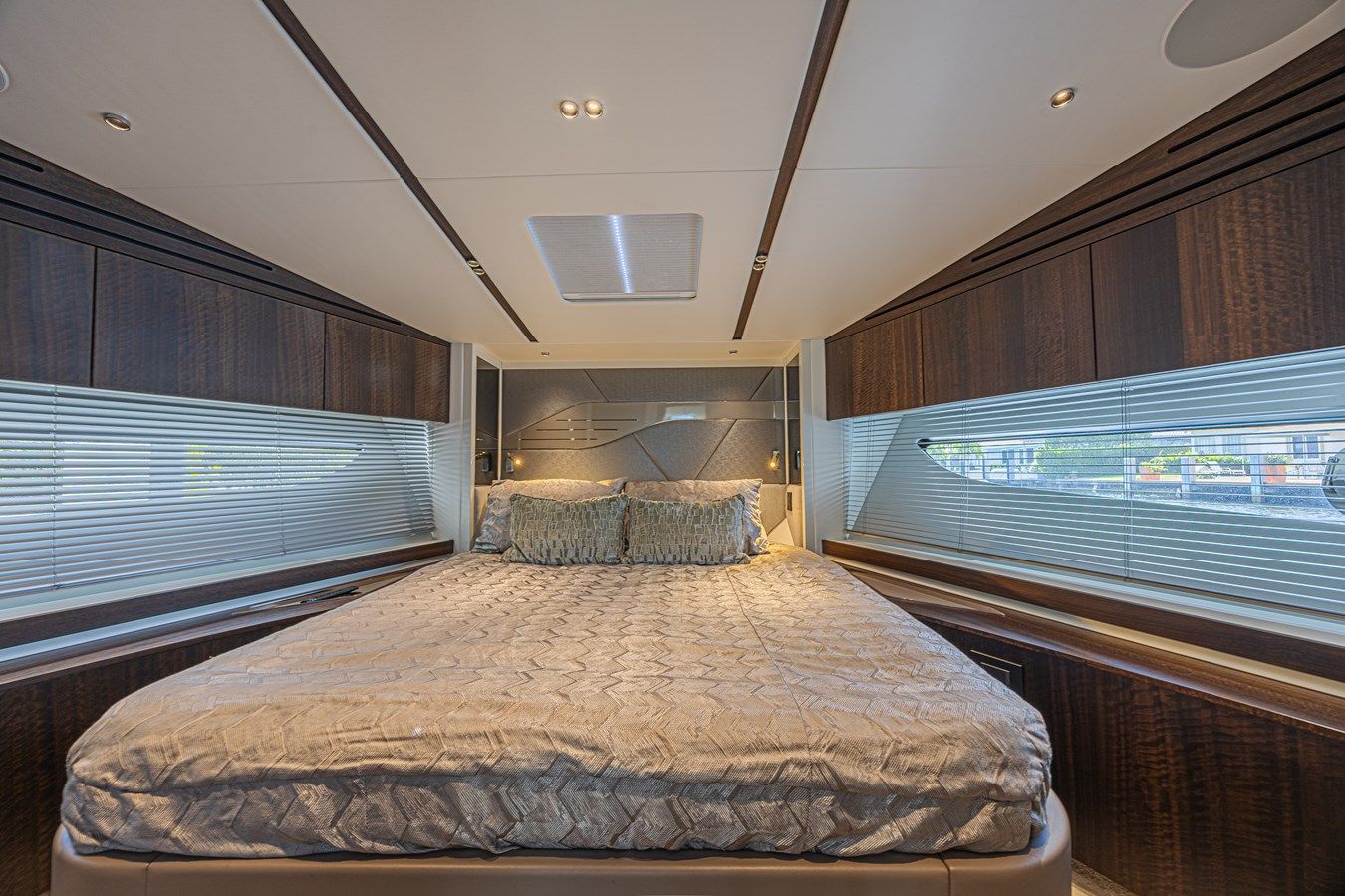 Buy a yacht The Edge IV 60