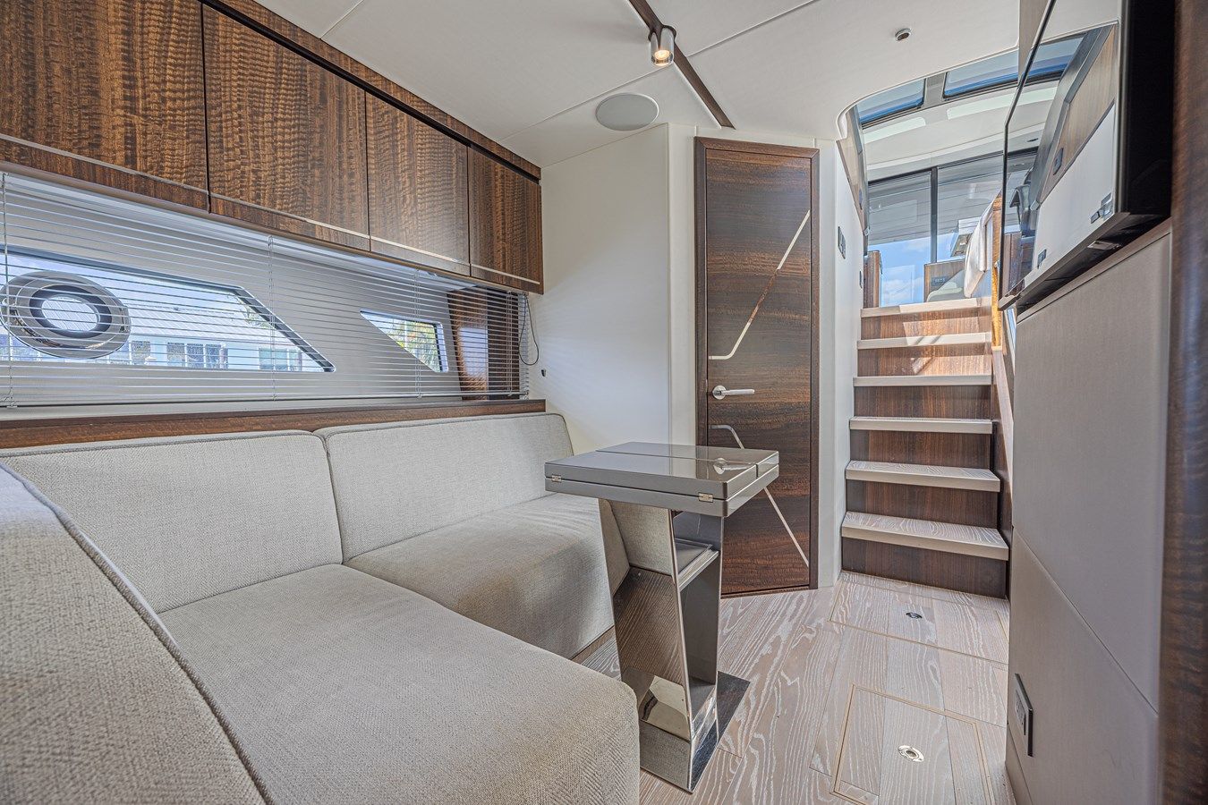 Buy a yacht The Edge IV Predator 60 EVO