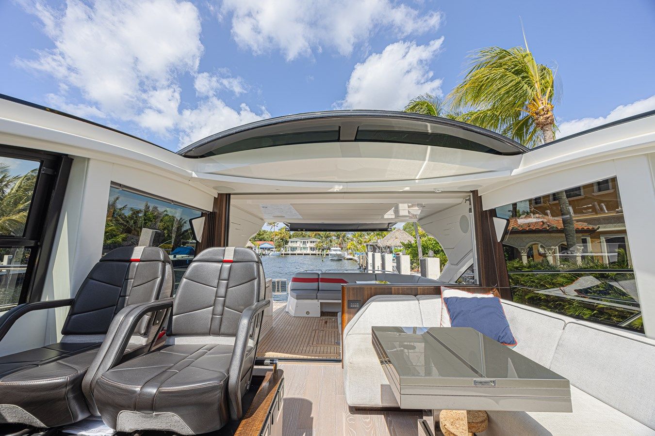 Buy a yacht The Edge IV