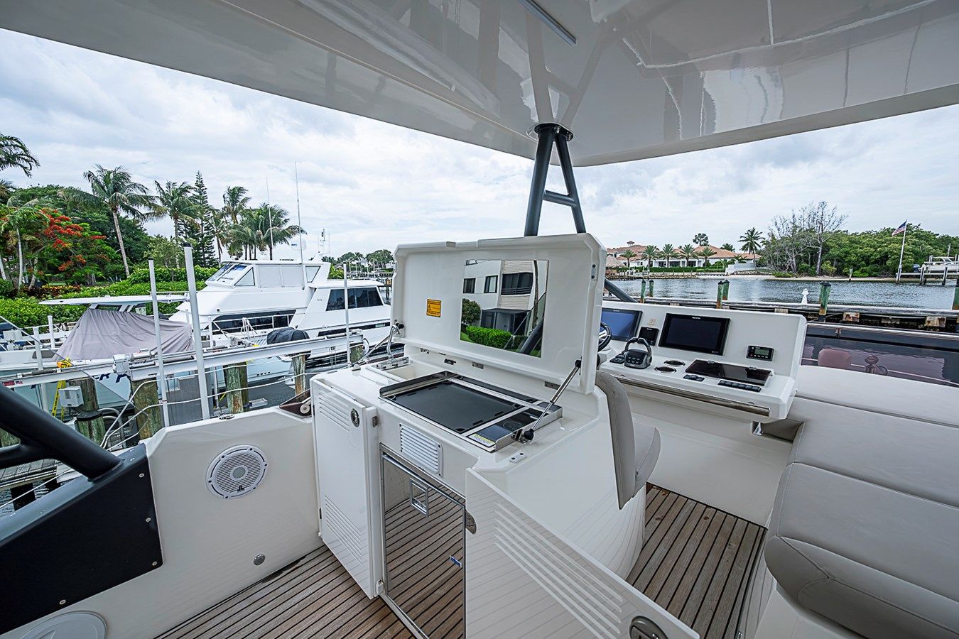 Buy a yacht SIMMER DOWN 52