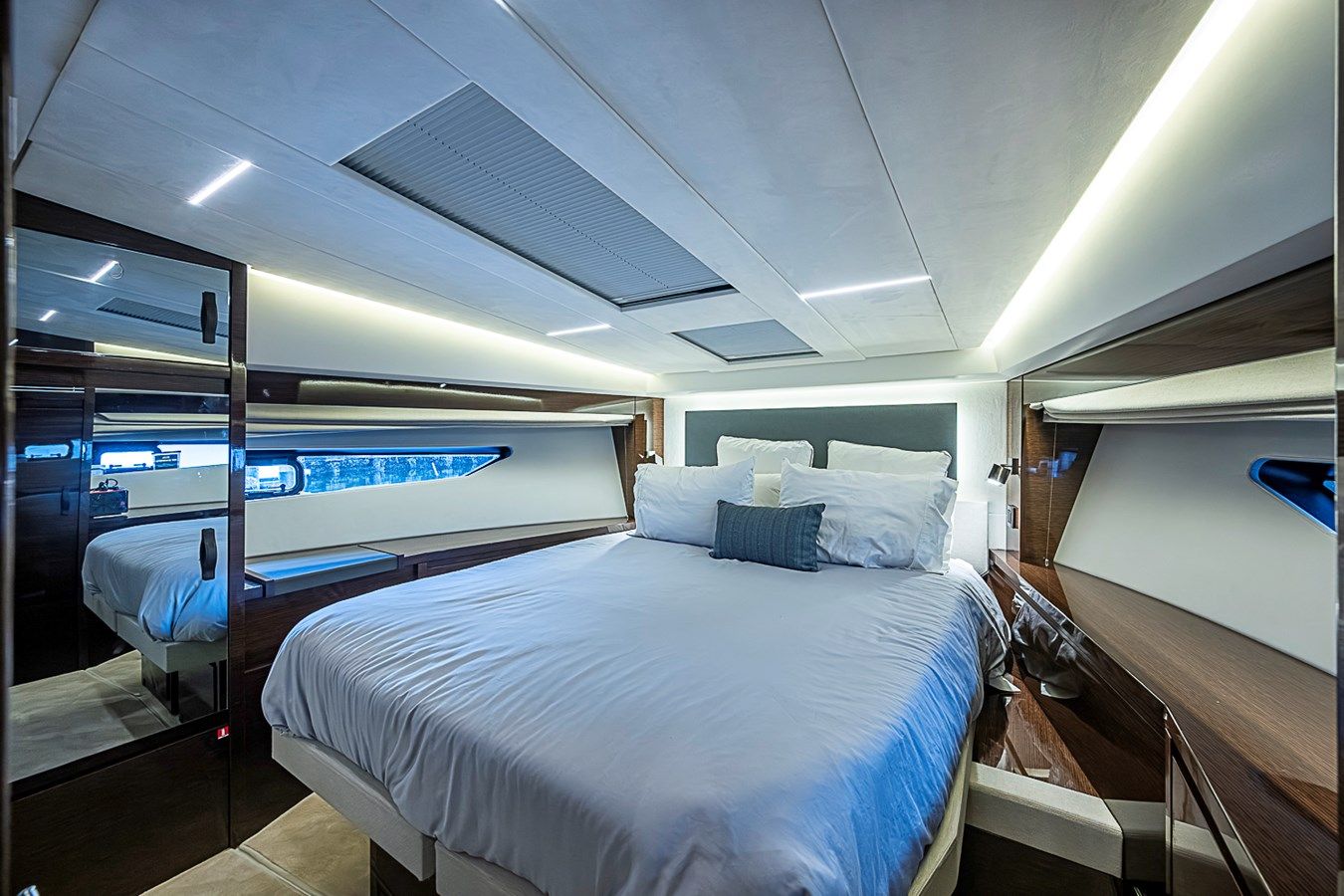 SIMMER DOWN - PRESTIGE yacht sale