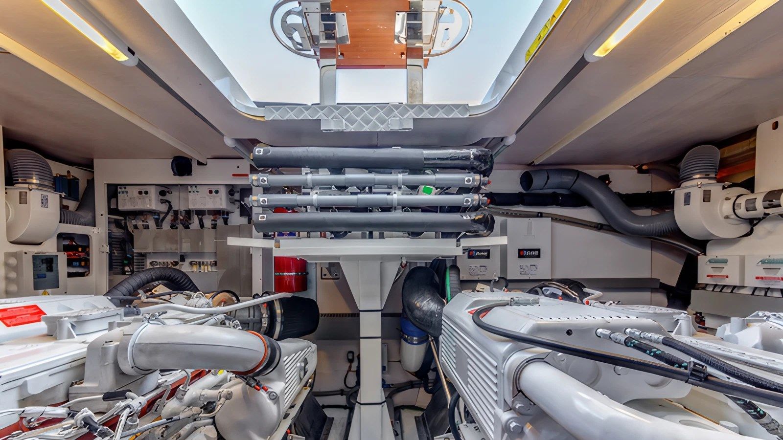 Buy a yacht RELENTLESS - PRESTIGE