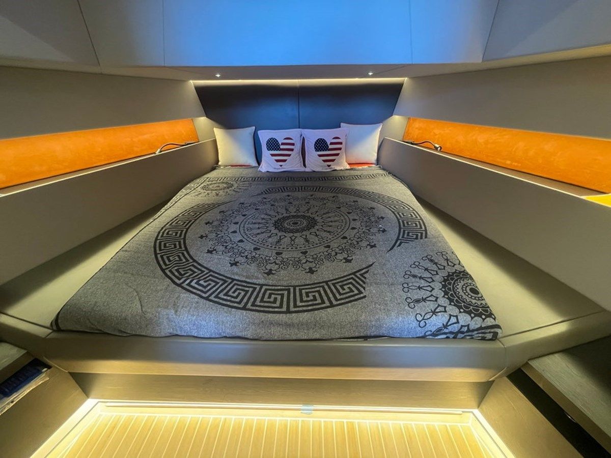 Buy a yacht Coco Loco - VANQUISH YACHTS
